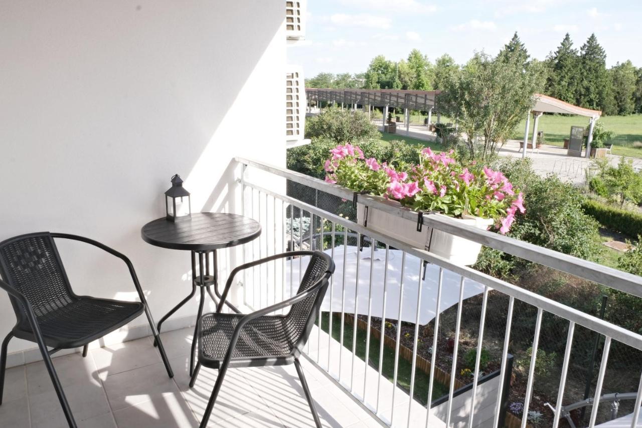 Apartmanovy Dum Na Kolonade Lednice Luaran gambar